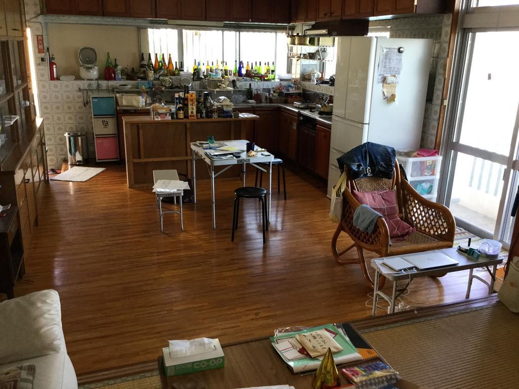 Hostel Yado Ari Itoman Rum bild